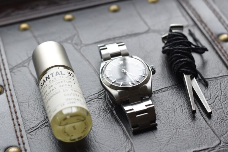 Super Clone Breitling Navitimer B01: The Aviator's Watch