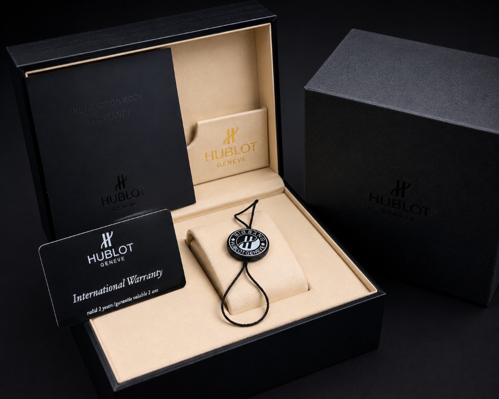 Super Clone Hublot Big Bang Rose Gold Black Carbon Dial Rubber Strap — side profile