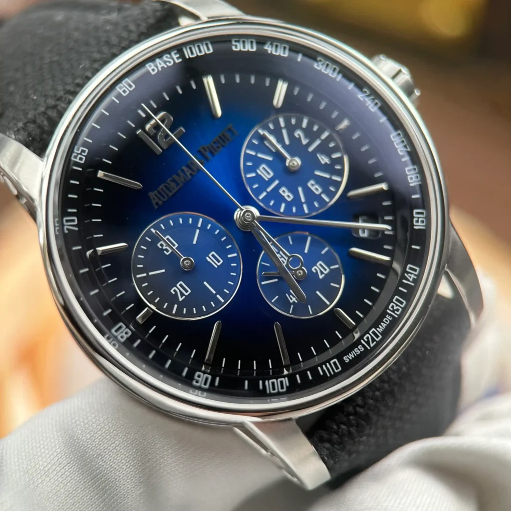 Super Clone Audemars Piguet Code 11.59 Selfwinding 15210BC.OO.A002KB.01 41mm Blue Dial — side profile