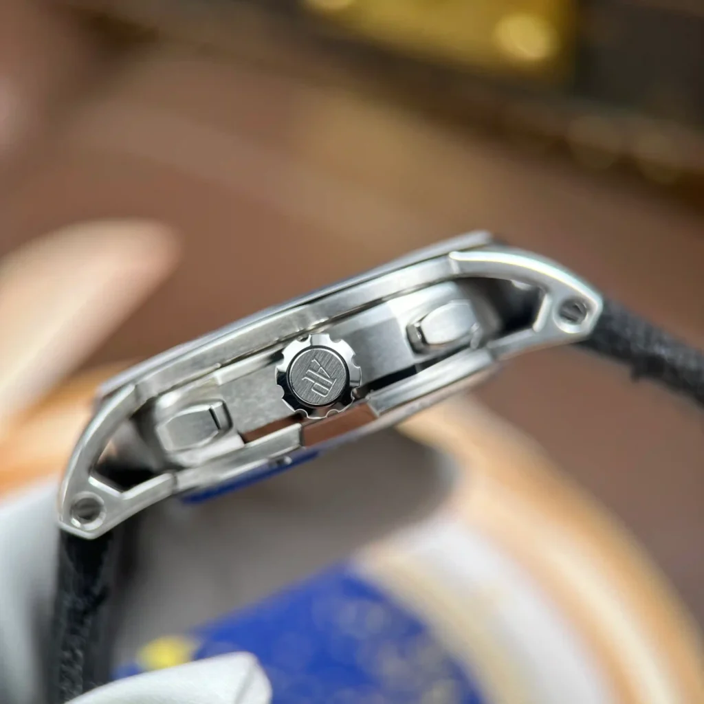 Super Clone Audemars Piguet Code 11.59 Selfwinding 15210BC.OO.A002KB.01 41mm Blue Dial — clasp and links