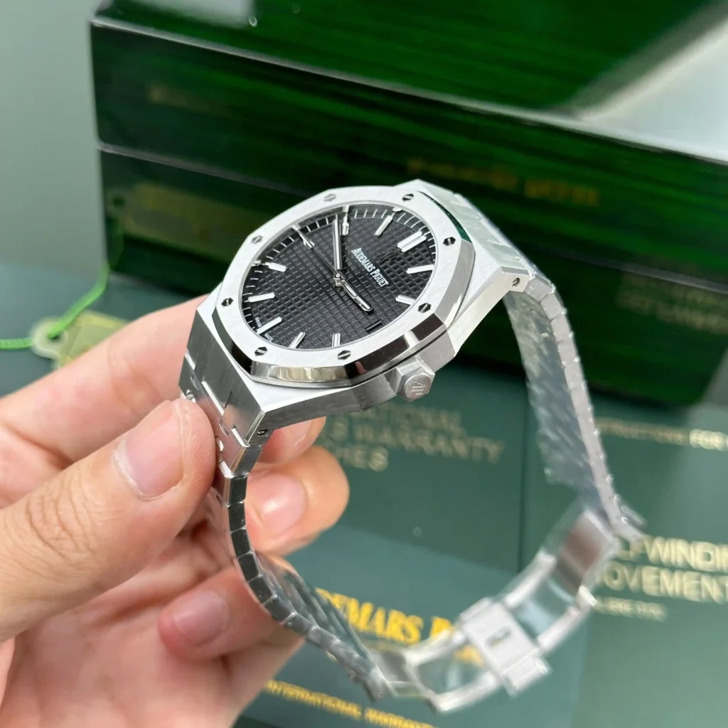 Super Clone Audemars Piguet Royal Oak 41mm Steel Bracelet Steel — side profile