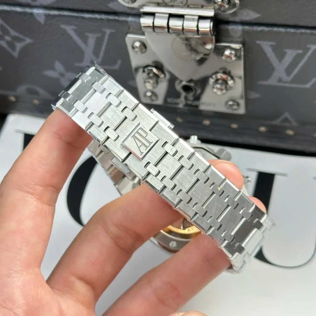 Super Clone Audemars Piguet Royal Oak 26240ST.OO.1320ST.05 41mm – VIP Verrsion — movement / caseback view