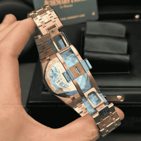 Super Clone Audemars Piguet Royal Oak 26331OR.OO.1220OR.01 Blue Dial — side profile