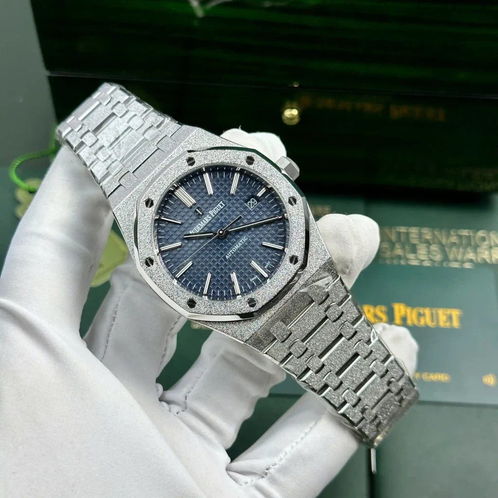Super Clone Audemars Piguet Royal Oak Frosted Gold 15410BC.GG.1224BC.01 41mm – — dial close-up