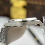 Super Clone Audemars Piguet Royal Oak Frosted Gold Double Balance Wheel Openworked 41mm benzen Baugette — on leather display