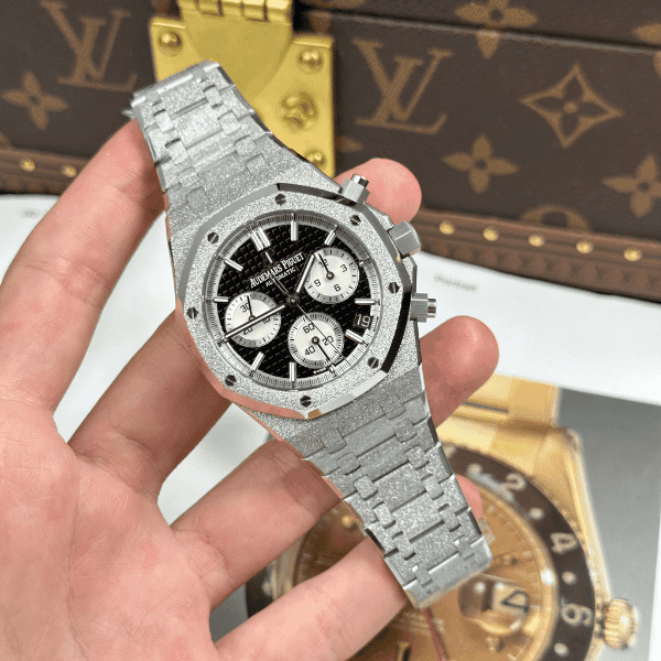 Super Clone Audemars Piguet Royal Oak Frosted Gold Selfwinding Chronograph 26239BC.GG.1224BC.02 — case and bezel