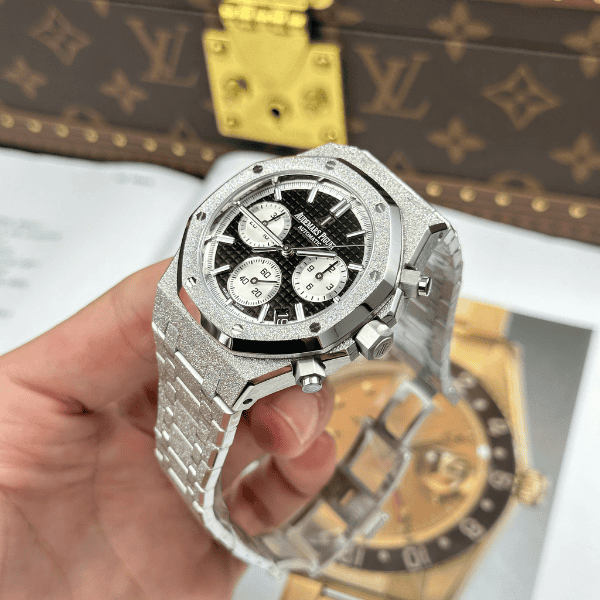Super Clone Audemars Piguet Royal Oak Frosted Gold Selfwinding Chronograph 26239BC.GG.1224BC.02 — bracelet detail