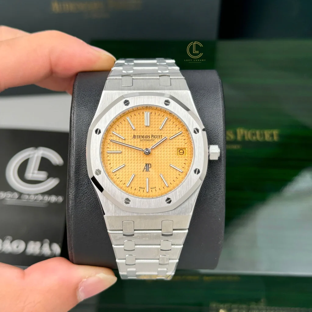Super Clone Audemars Piguet Royal Oak Jumbo Extra-Thin 15202BC.OO.1240BC.01 39mm Yellow Dial — bracelet detail