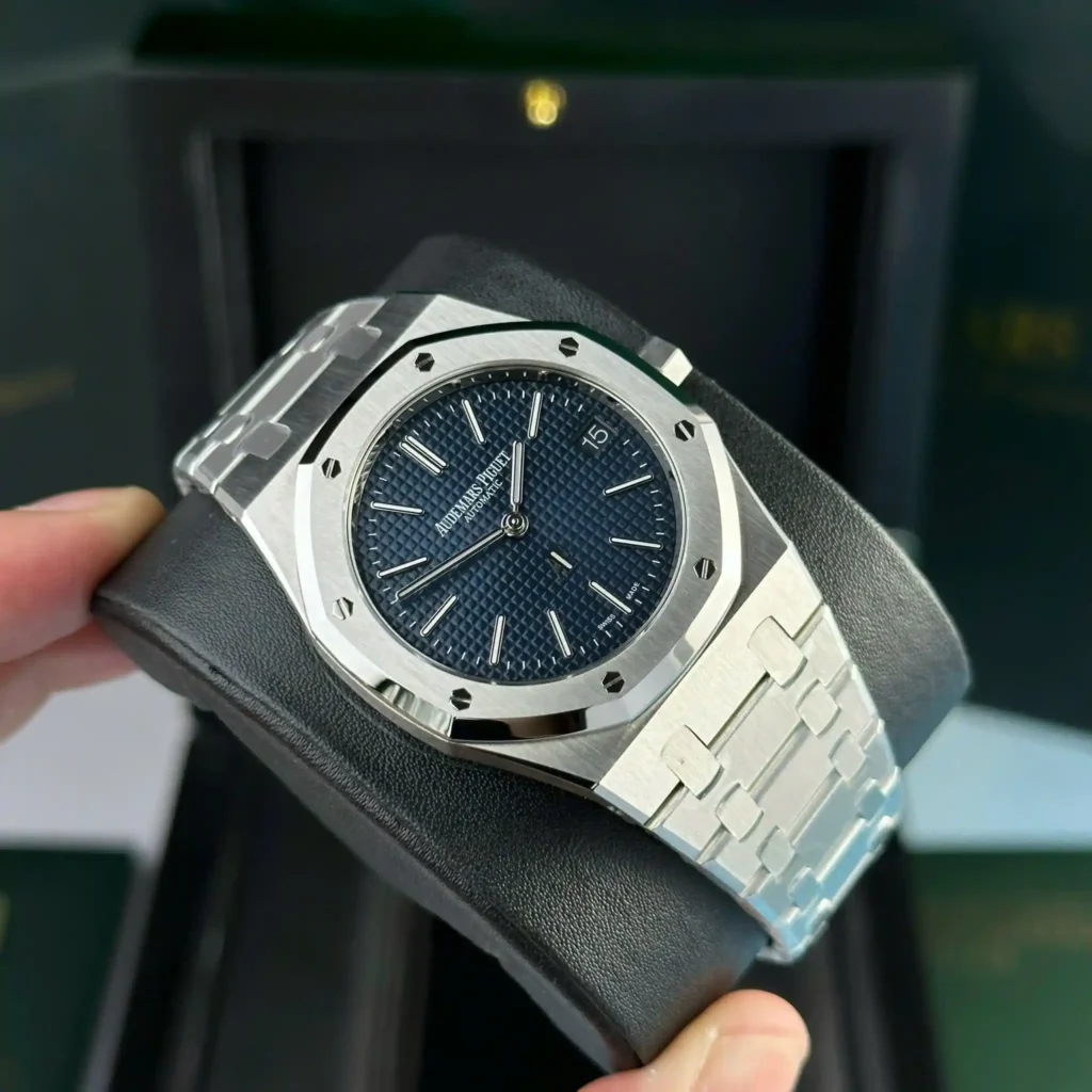 Super Clone Audemars Piguet Royal Oak “Jumbo” Extra-Thin 16202ST.OO.1240ST.01 39mm – — bracelet detail