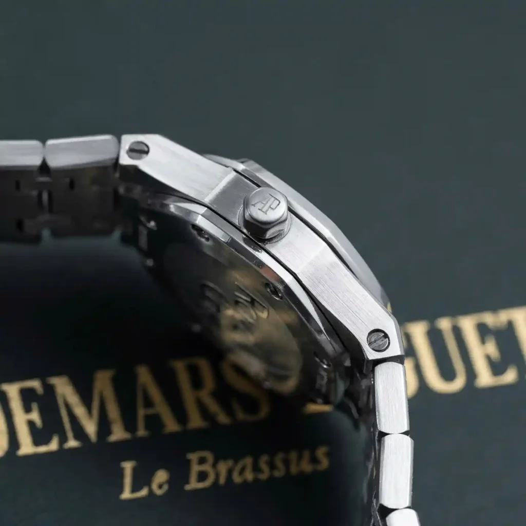 Super Clone Audemars Piguet Royal Oak Mini Frosted Gold 67630BC.GG.1312BC.01 – — movement / caseback view