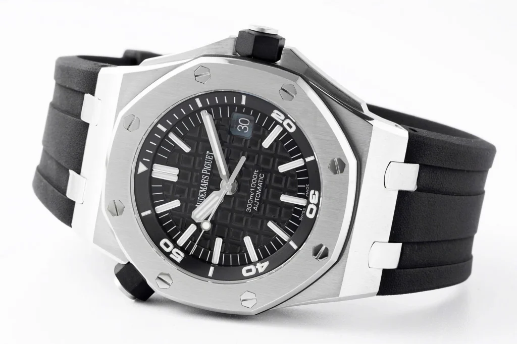 Super Clone Audemars Piguet Royal Oak Offshore 15710ST 42mm Black Dial – — clasp and links