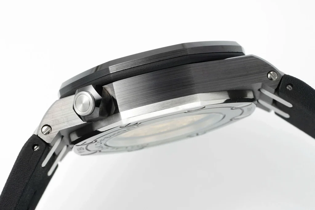 Super Clone Audemars Piguet Royal Oak Offshore Diver 15707 42mm Black Dial Ceramic — movement / caseback view