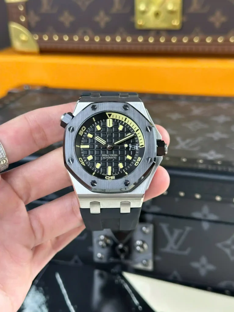 Super Clone Audemars Piguet Royal Oak Offshore Diver 15720ST 42mm Black Dial — case and bezel