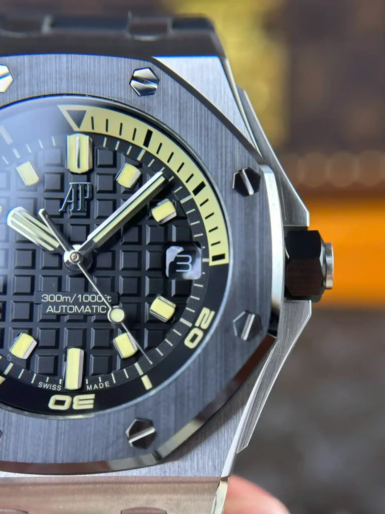 Super Clone Audemars Piguet Royal Oak Offshore Diver 15720ST 42mm Black Dial — clasp and links