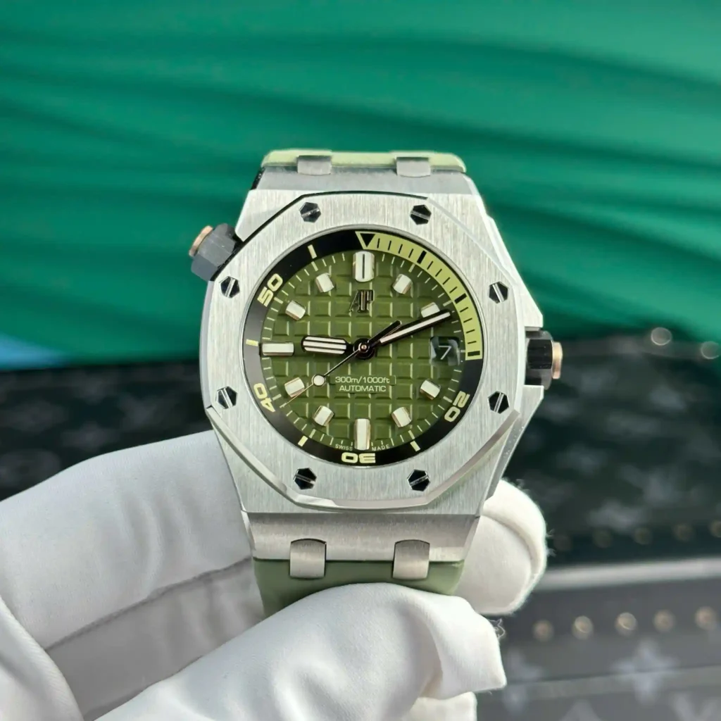 Super Clone Audemars Piguet Royal Oak Offshore Diver 15720ST 42mm Green Dial — case and bezel