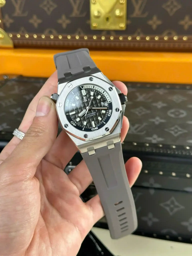 Super Clone Audemars Piguet Royal Oak Offshore Diver 15720ST 42mm Grey Dial – — dial close-up