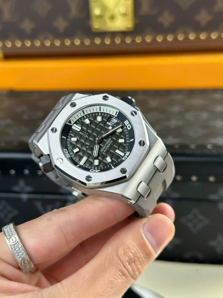 Super Clone Audemars Piguet Royal Oak Offshore Diver 15720ST 42mm Grey Dial – — bracelet detail