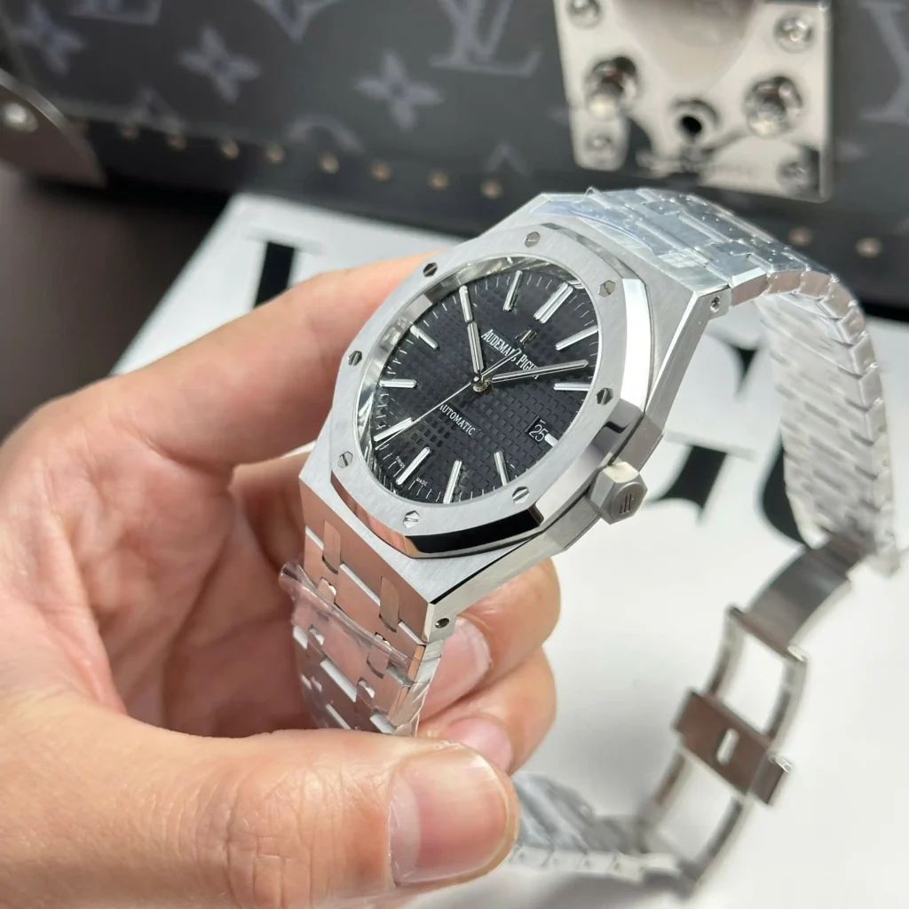 Super Clone Audemars Piguet Royal Oak Selfwinding 15400ST.OO.1220ST.01.A 41mm — movement / caseback view