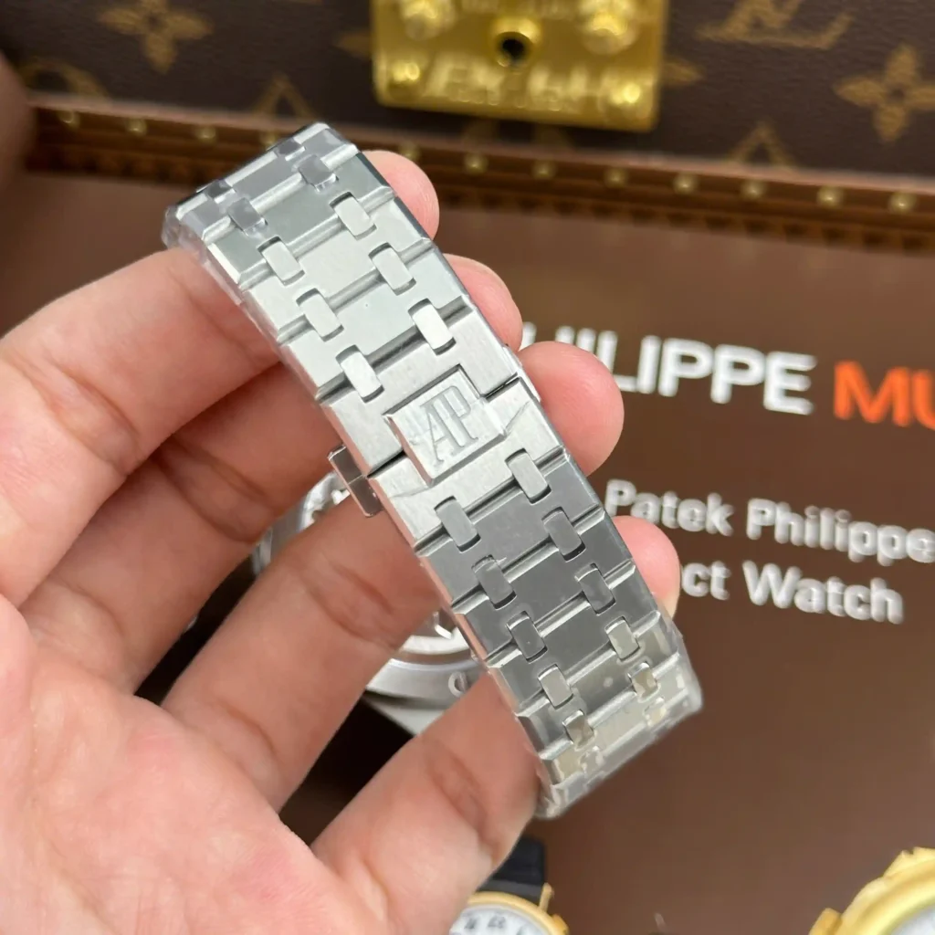 Super Clone Audemars Piguet Royal Oak Selfwinding Flying Tourbillon 26730ST.OO.1320ST.05 41mm — movement / caseback view