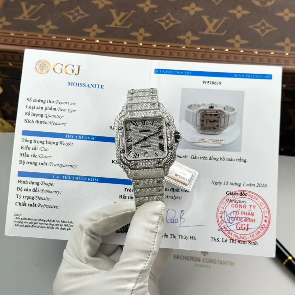 Super Clone Cartier Santos de Cartie Larger Full Diamond 39.8mm – Handcrafted Diamod — dial close-up