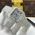 Super Clone Cartier Santos de Cartie Larger Full Diamond 39.8mm – Handcrafted Diamod — bracelet detail