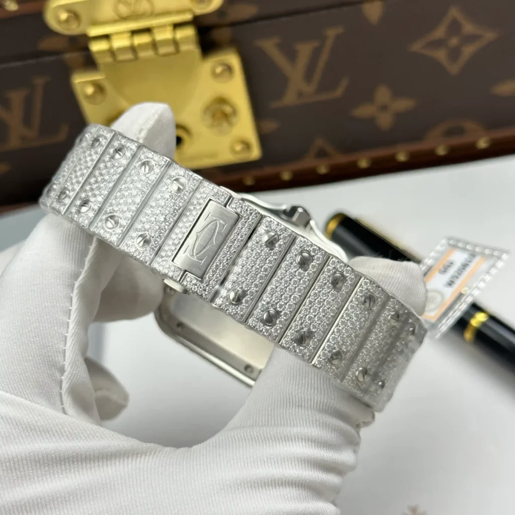 Super Clone Cartier Santos de Cartie Larger Full Diamond 39.8mm – Handcrafted Diamod — movement / caseback view