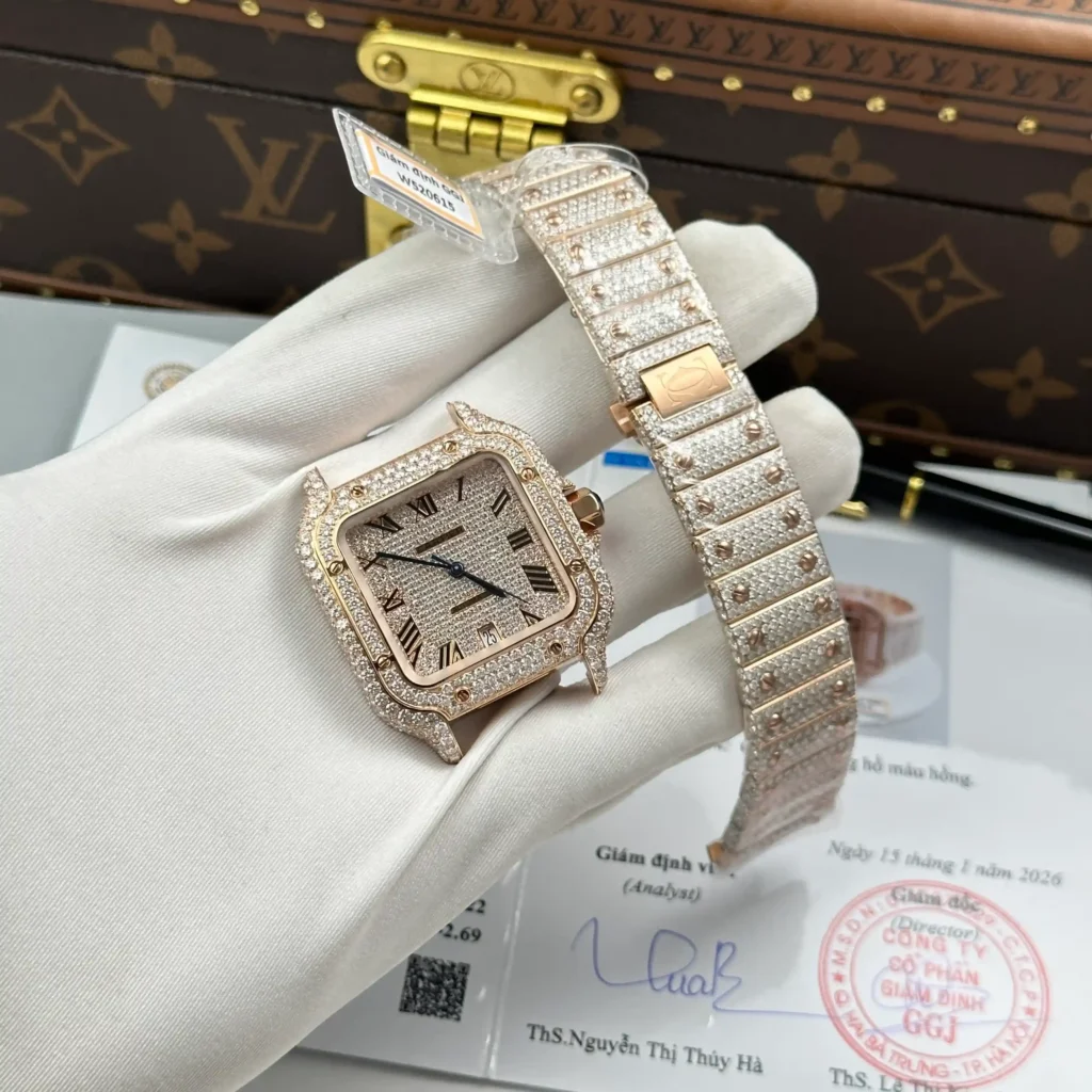 Super Clone Cartier Santos de Cartie Larger Full Diamond Rose Gold 39.8mm – Handcrafted Diamod — case and bezel