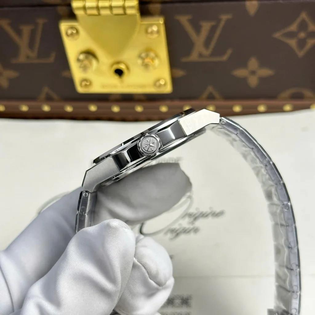 Super Clone Chopard Alpine Eagle 298600-3014 42mm – — on leather display