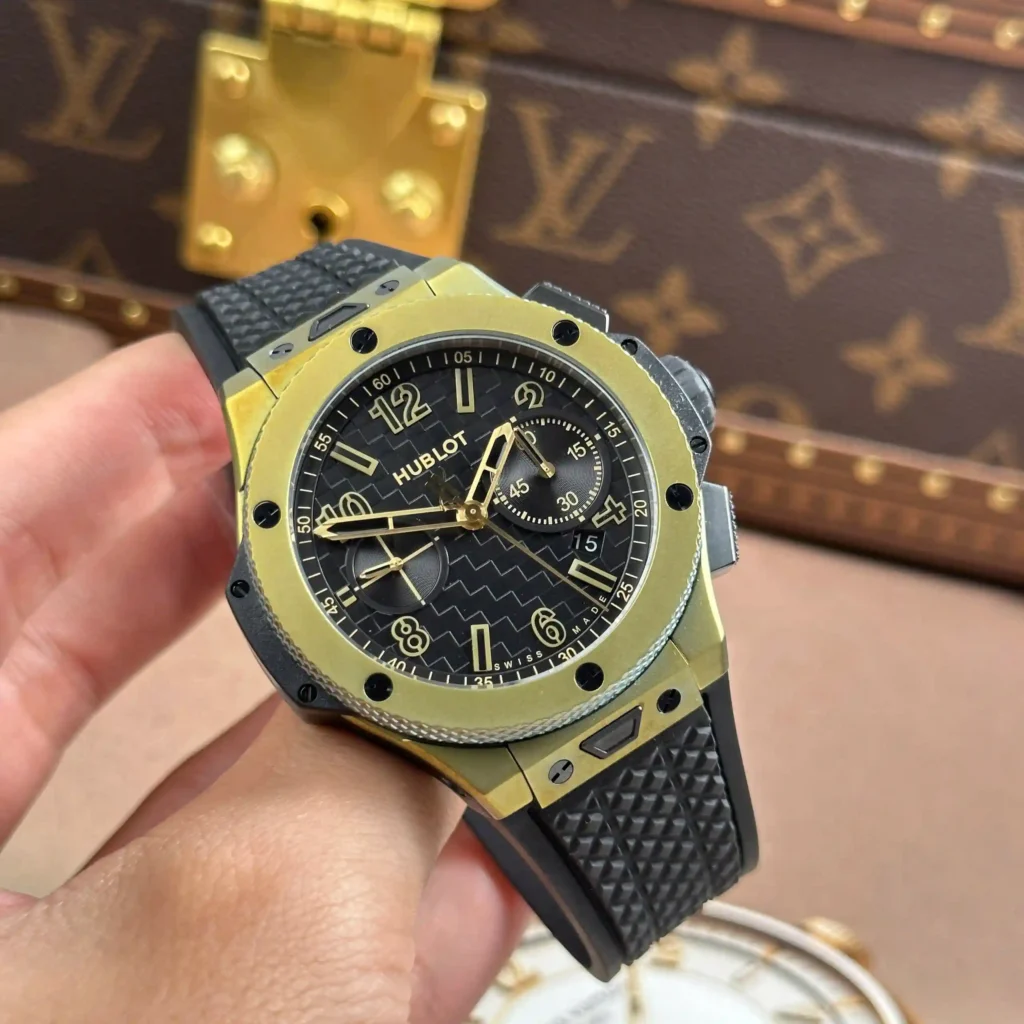 Super Clone Hublot Big Bang 20th Anniversary Red Magic Watch 431.CF.1313.RX 43mm — bracelet detail
