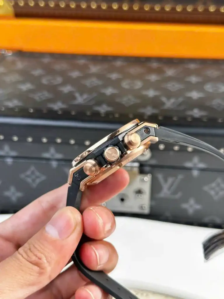 Super Clone Hublot Big Bang 42mm Rubber Strap Gold — clasp and links