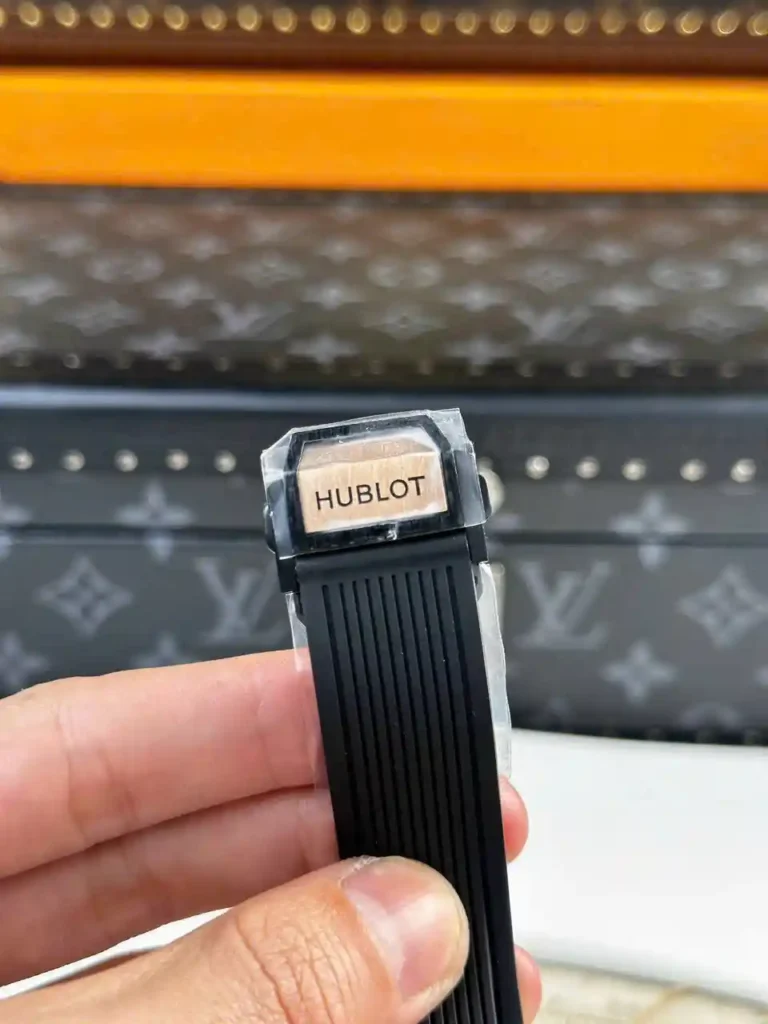Super Clone Hublot Big Bang Unico King Gold Ceramic 421.OM.1180.RX 42mm — bracelet detail