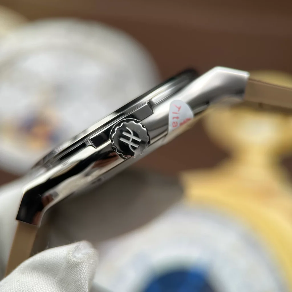 Super Clone Hublot Classic Fusion 42mm Sundunt Dial Titanium — clasp and links