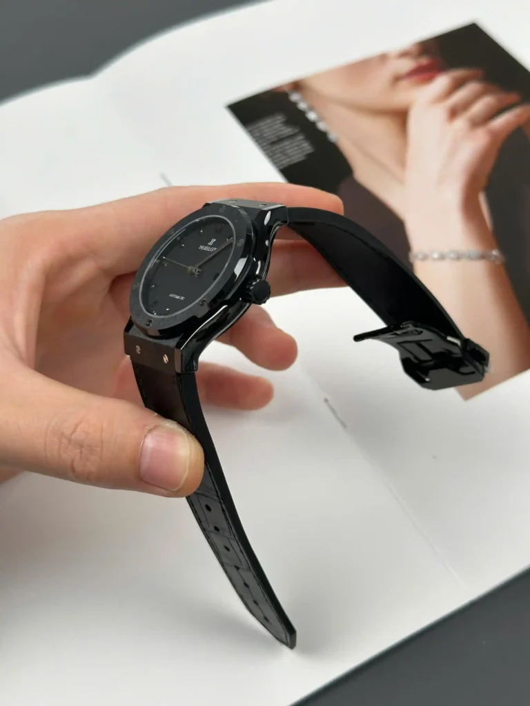 Super Clone Hublot Classic Fusion Black Magic 542.CM.1171.RX 42mm — bracelet detail
