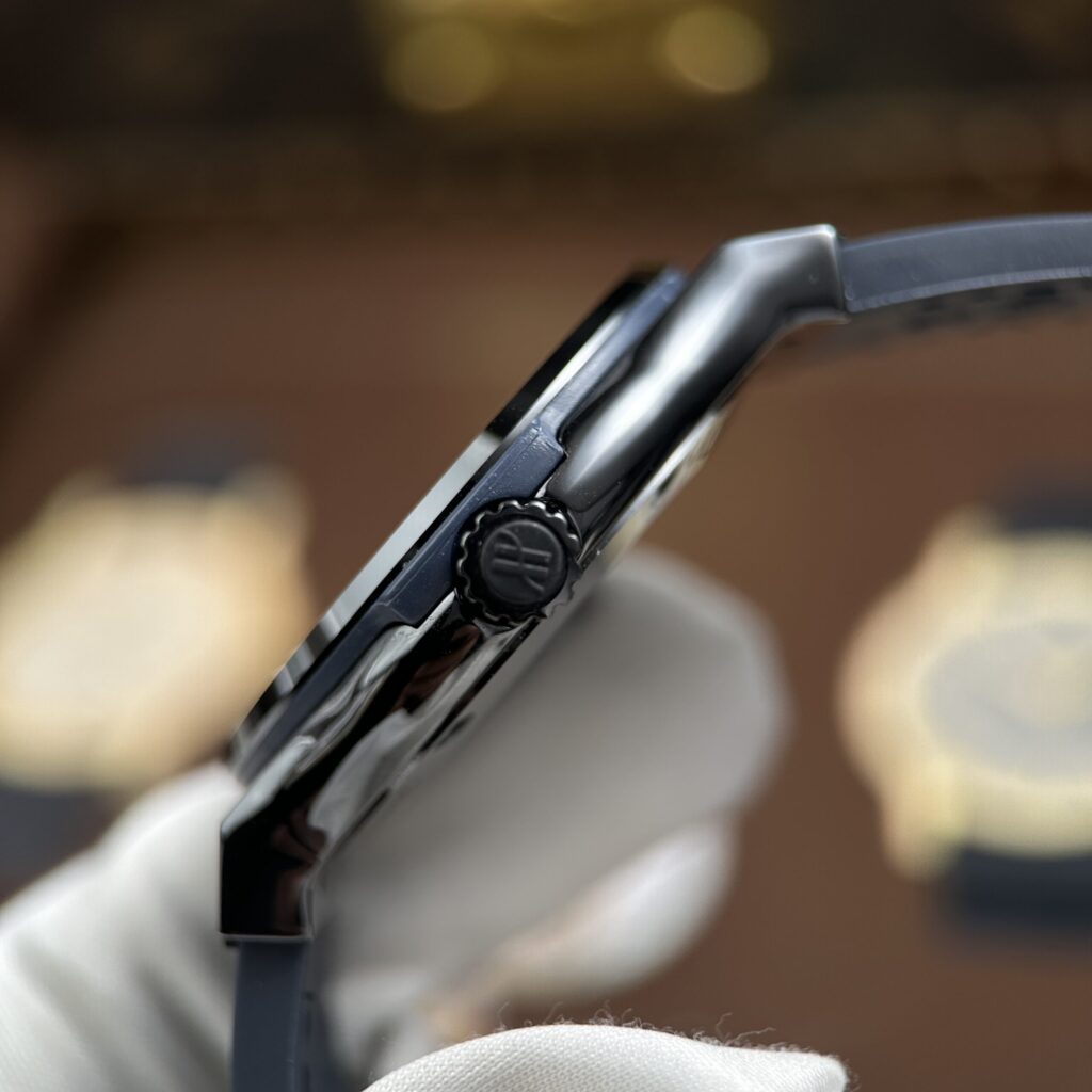 Super Clone Hublot Classic Fusion 42mm Leather Strap Ceramic — bracelet detail