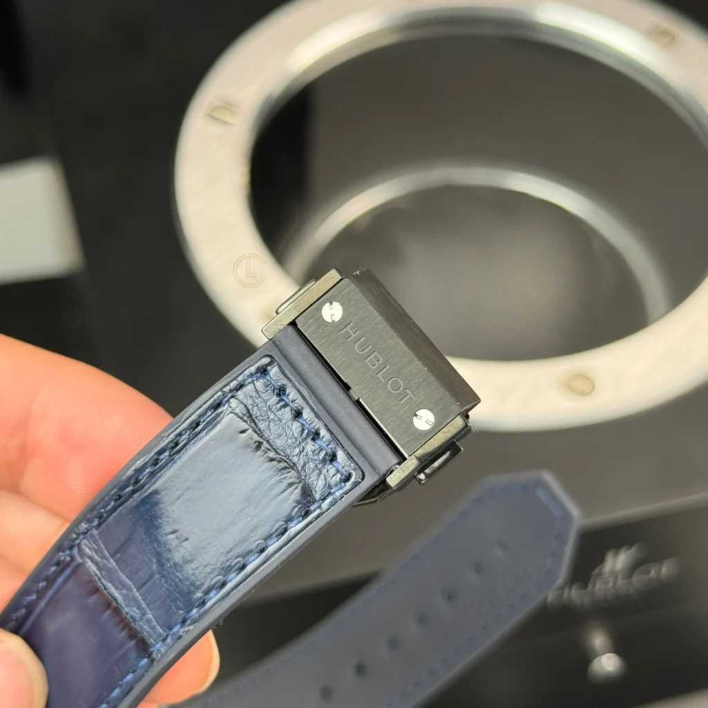 Super Clone Hublot Classic Fusion Ceramic 42mm Blue Dial JJZ Base — movement / caseback view