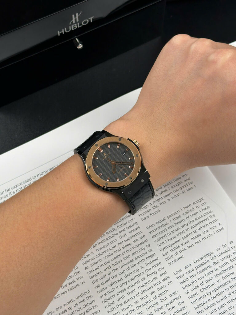 Super Clone Hublot Classic Fusion Ceramic Carbon Dial King Gold JJZ 42mm Base — dial close-up