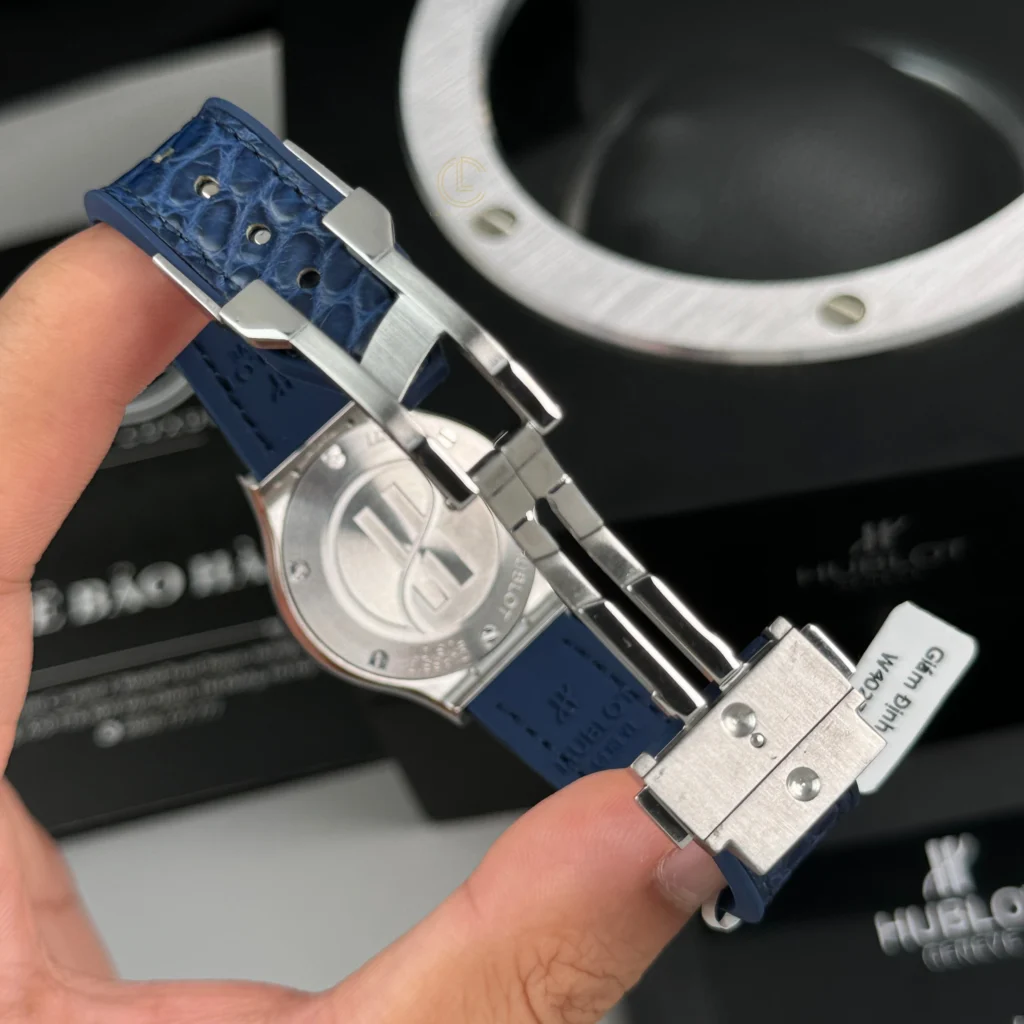 Super Clone Hublot Classic Fusion Diamonds Moissanite Pave 33mm Blue Dial – Handcrafted Diamod — clasp and links