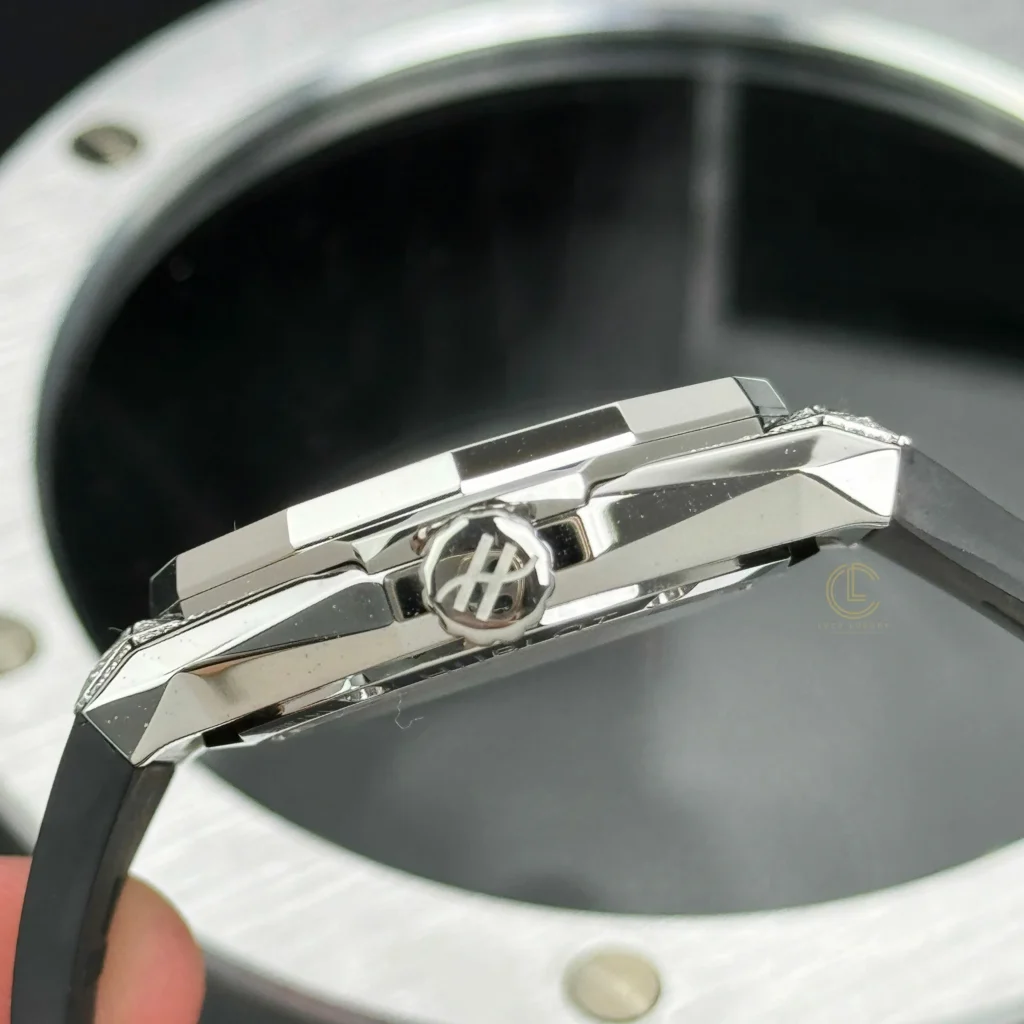 Super Clone Hublot Classic Fusion 40mm Leather Strap Steel — bracelet detail
