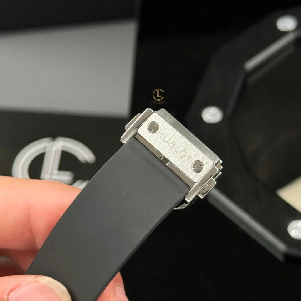 Super Clone Hublot Classic Fusion Orlinski 550.NS.1800.RX.ORL19 40mm Black Dial — on leather display