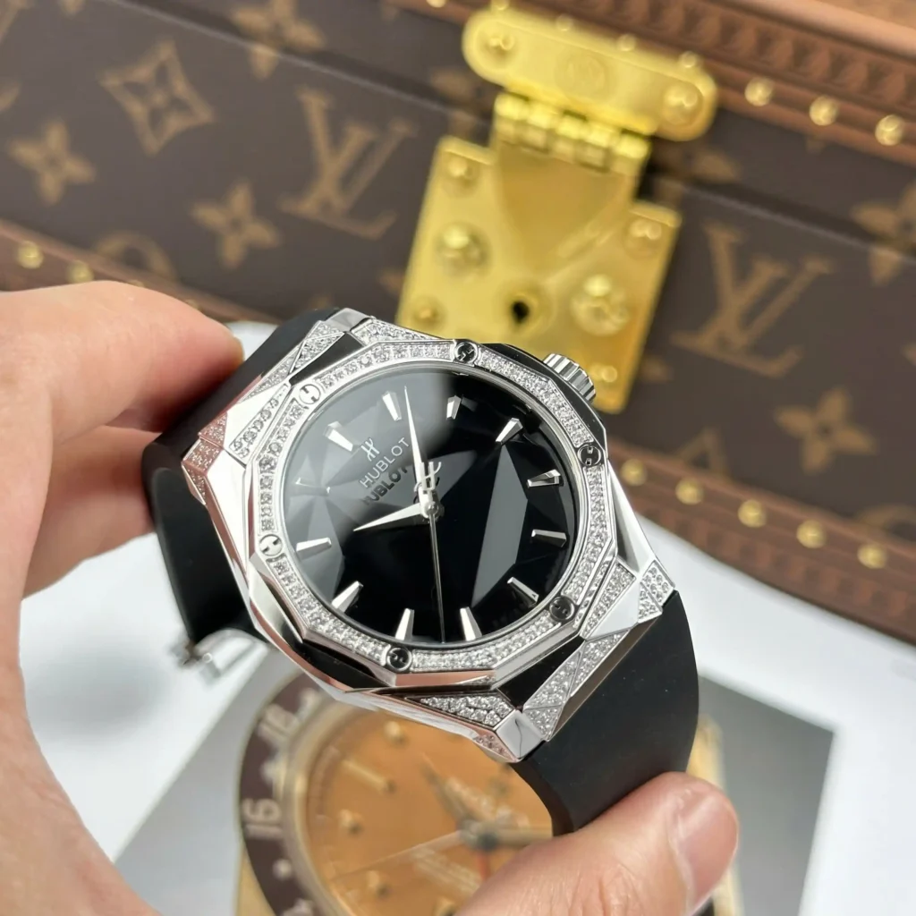 Super Clone Hublot Classic Fusion 40mm Leather Strap Steel — bracelet detail