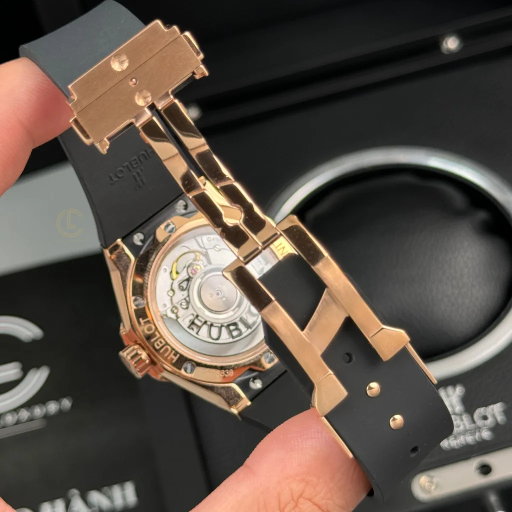 Super Clone Hublot Classic Fusion Orlinski King Gold 550.OS.1800.RX.1604.ORL19 Zicron Pave 40mm — on leather display
