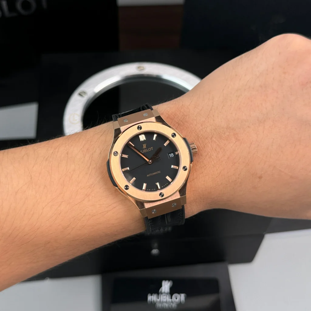 Super Clone Hublot Classic Fusion Rose Gold Titanium 38mm Black Dial Unisex Size — bracelet detail