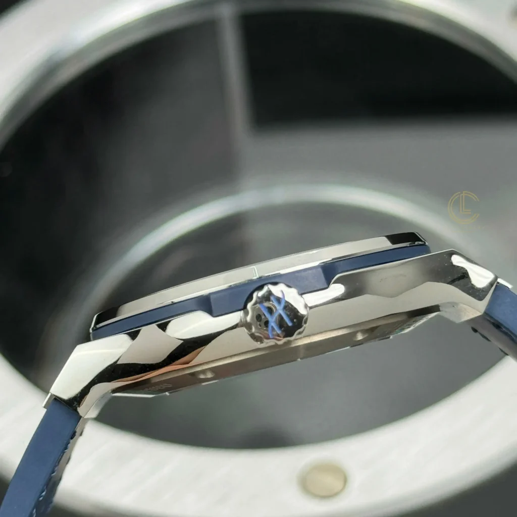 Super Clone Hublot Classic Fusion Titanium 38mm Blue Dial Unisex Size — side profile