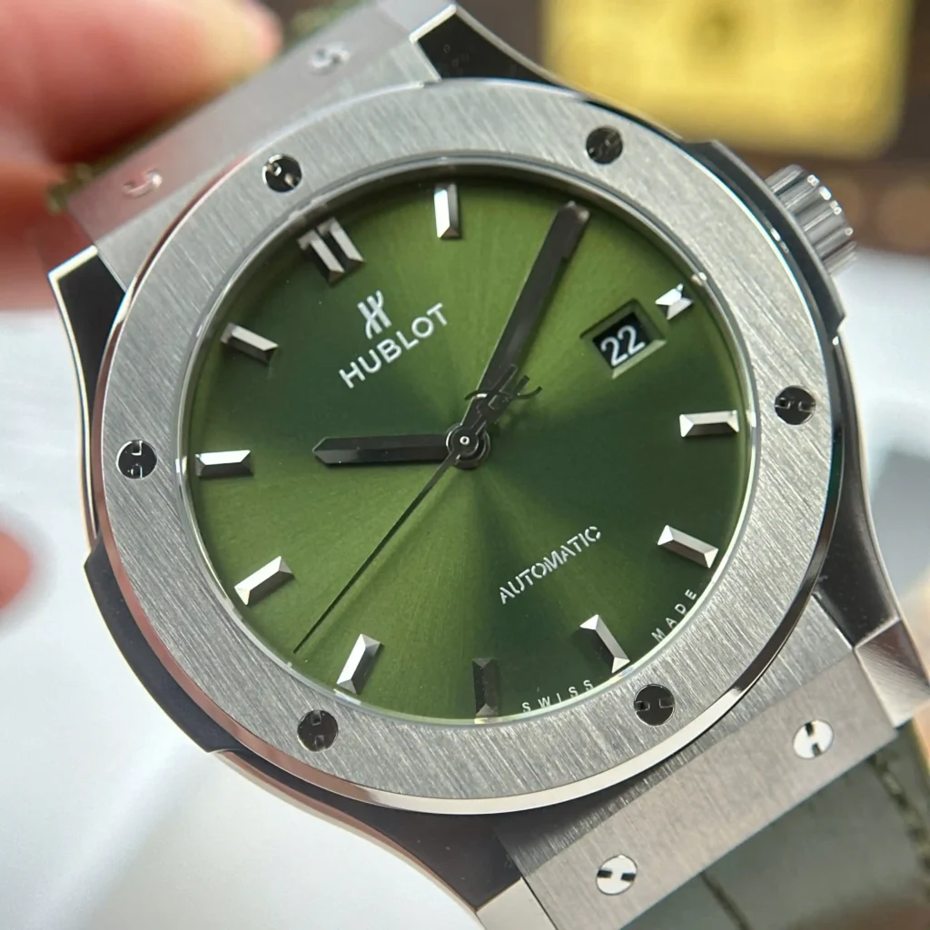 Super Clone Hublot Classic Fusion Titanium Green 542.NX.8970.LR 42mm — clasp and links