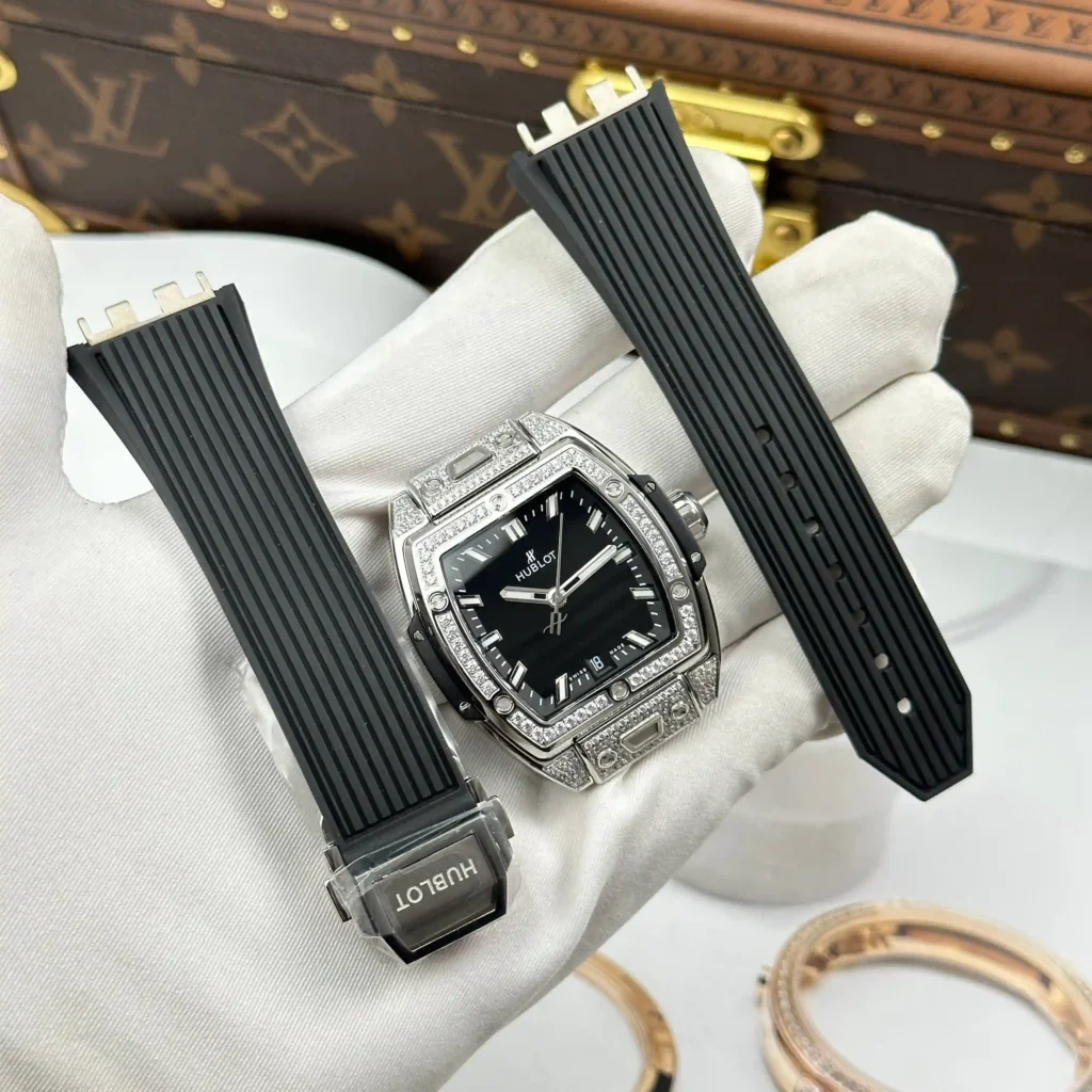 Super Clone Hublot Spirit Of Big Bang Black Titanium Pavé 665.NX.1170.LR.1604 – — dial close-up