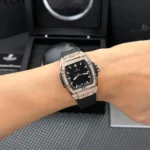 Super Clone Hublot Spirit Of Big Bang King Gold Pave 662.OX.1180.LR.1604 – — bracelet detail