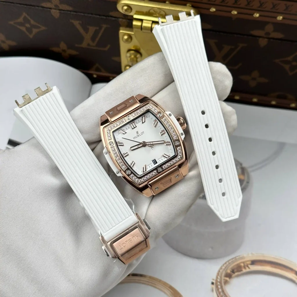 Super Clone Hublot Spirit Of Big Bang Titanium White Diamonds 665.OE.2080.RW.1204 — dial close-up