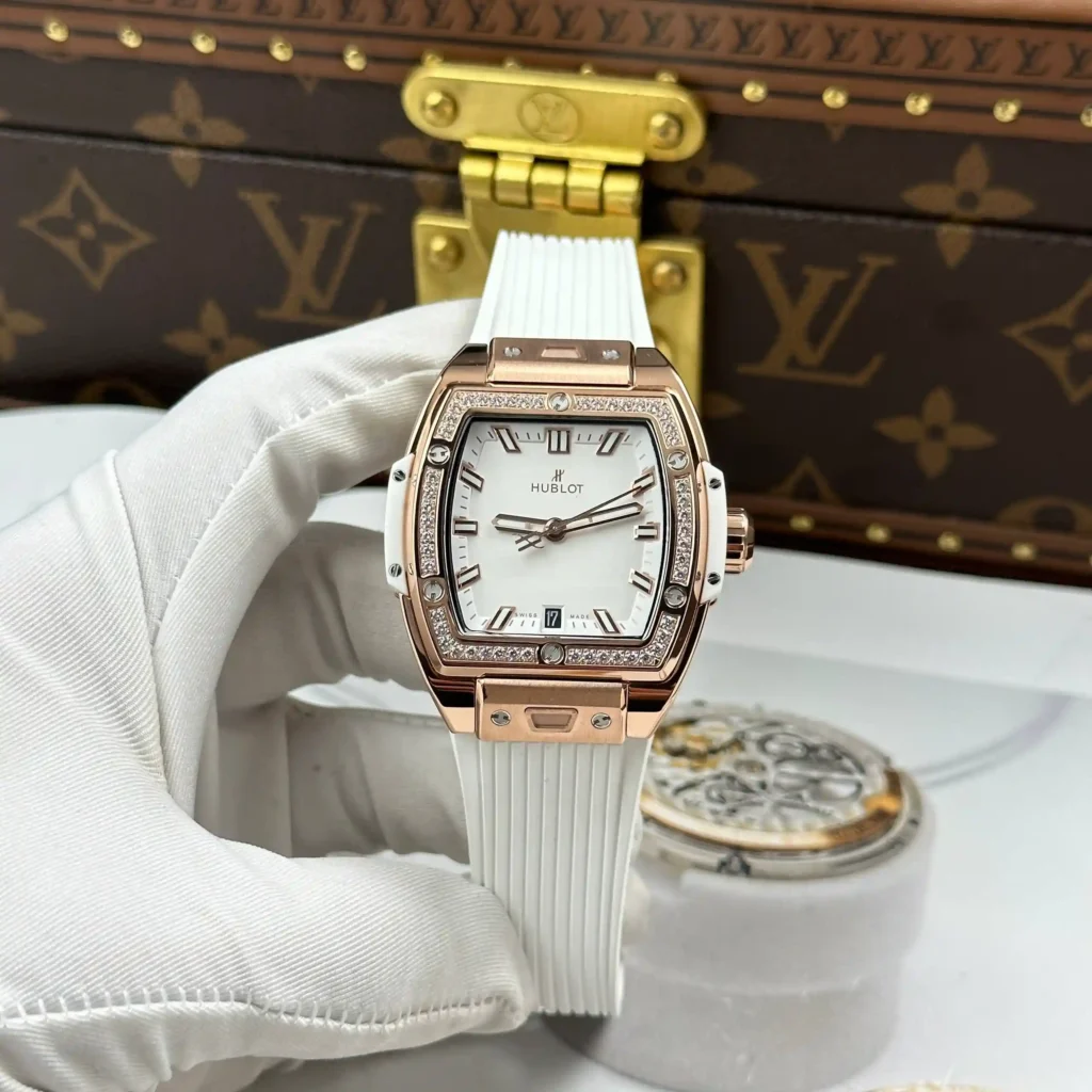 Super Clone Hublot Spirit Of Big Bang Titanium White Diamonds 665.OE.2080.RW.1204 — case and bezel