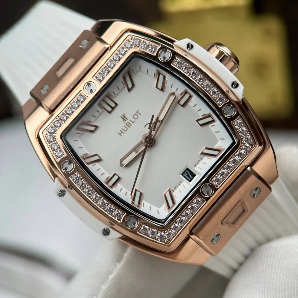 Super Clone Hublot Spirit Of Big Bang Titanium White Diamonds 665.OE.2080.RW.1204 — bracelet detail
