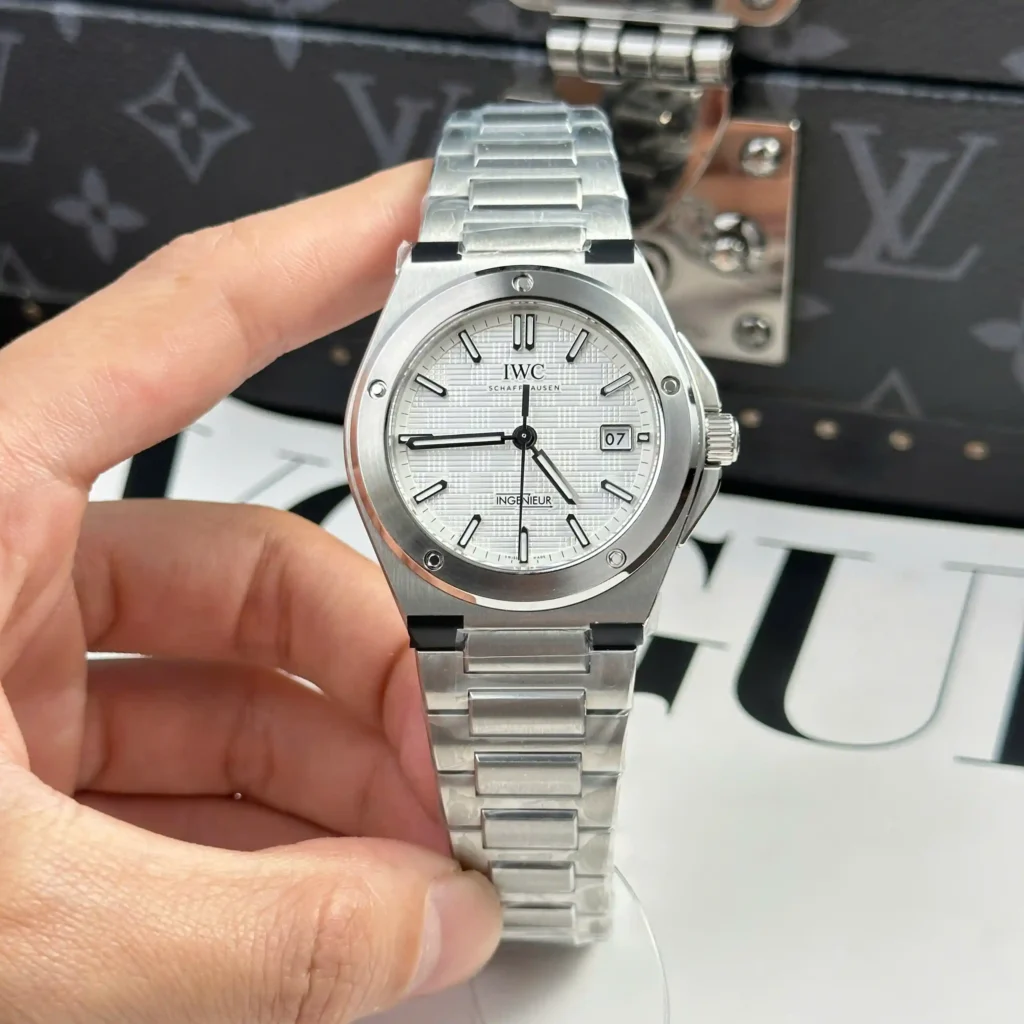 Super Clone IWC 40mm Steel — bracelet detail